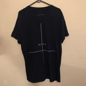 BLACK SCALE L UPSIDE DOWN TEE